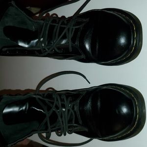 De. Martens Boots